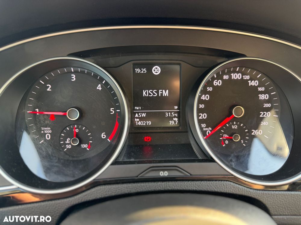 Volkswagen Passat 2.0 TDI Highline - 8