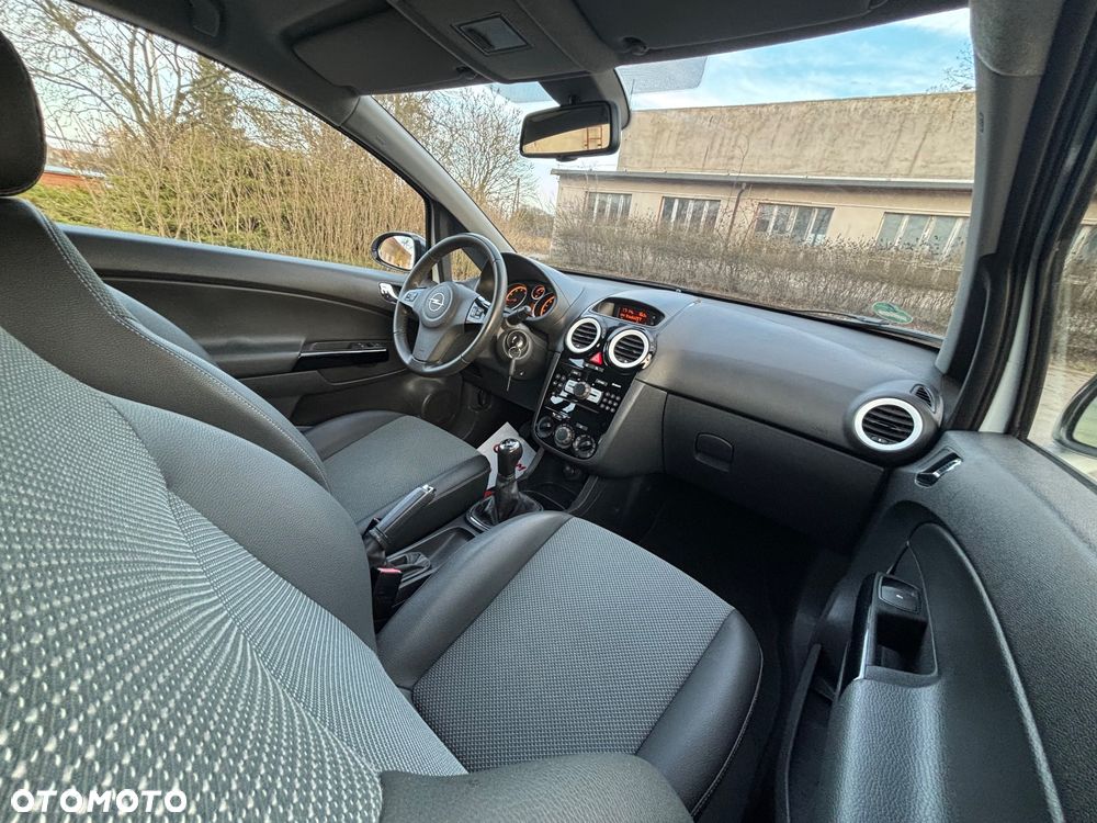 Opel Corsa 1.2 16V Limited Edition - 28