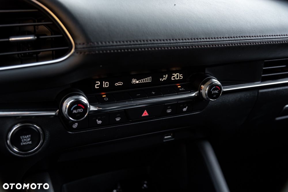 Mazda 3 2.0 mHEV Hikari - 37