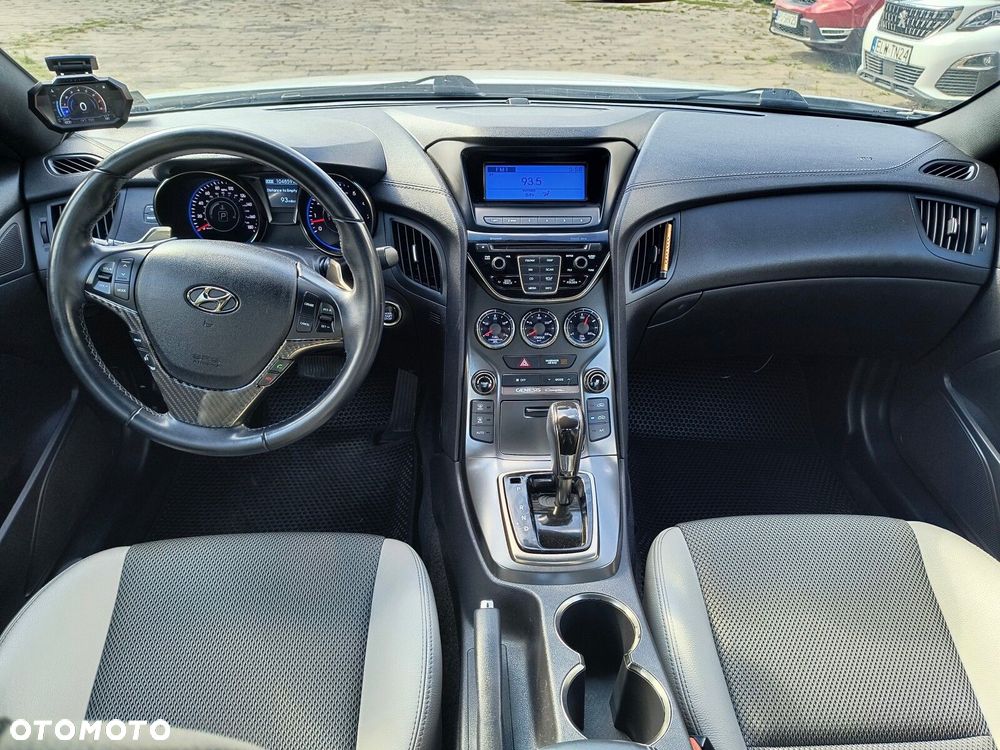Hyundai Genesis Coupe - 20
