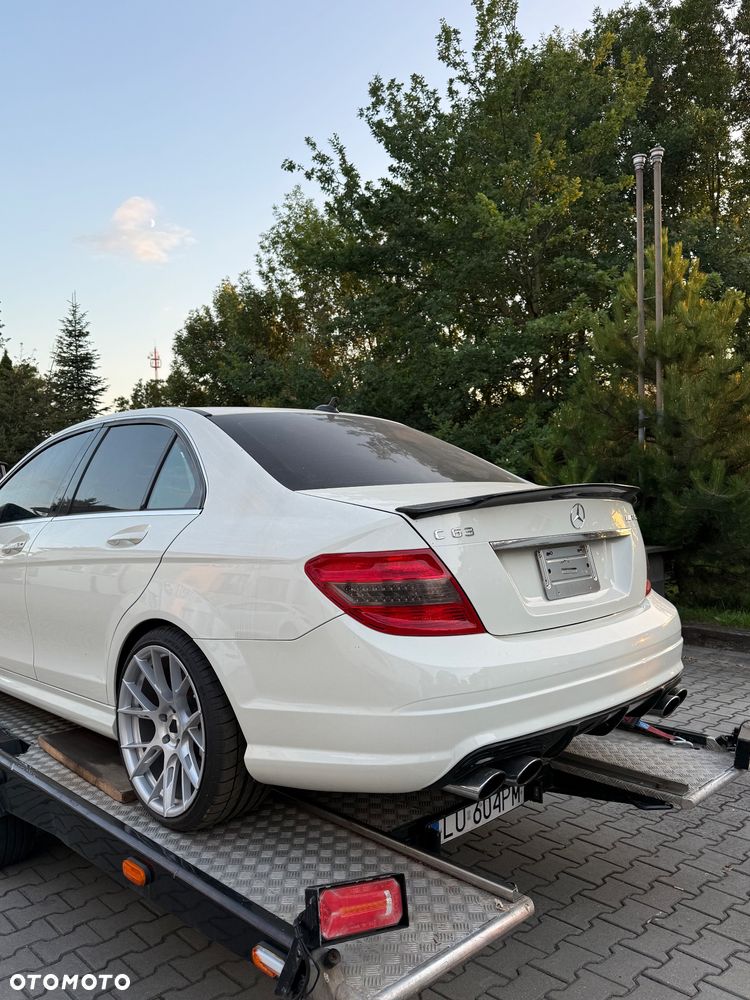 Mercedes-Benz Klasa C 63 AMG 7G-TRONIC - 16