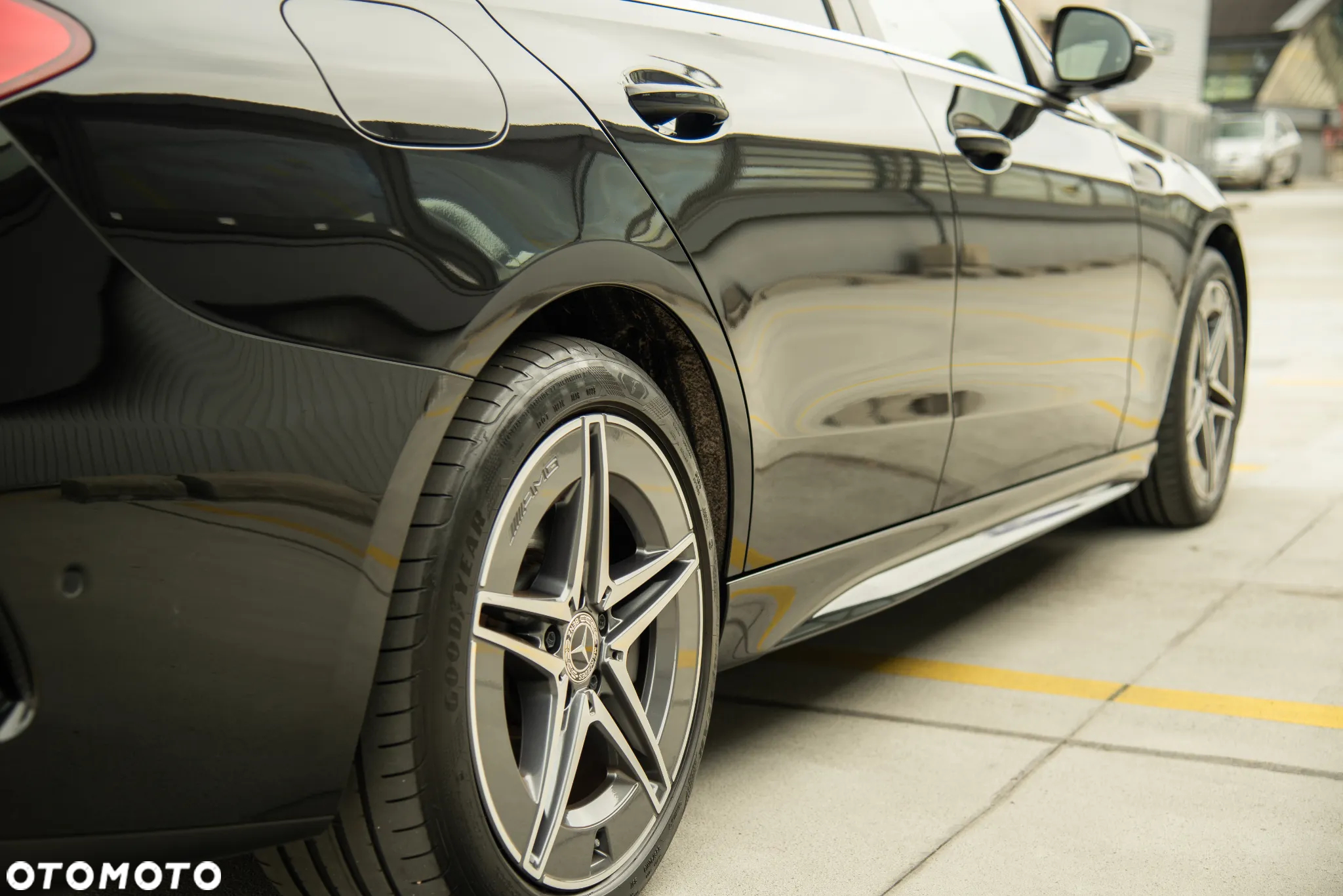 Mercedes-Benz Klasa C 300 e 9G-TRONIC Edition AMG Line - 14