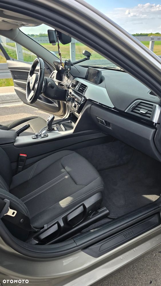 BMW Seria 3 320d Luxury Line - 20