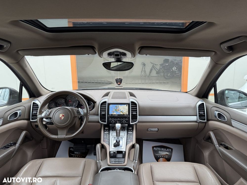 Porsche Cayenne - 8