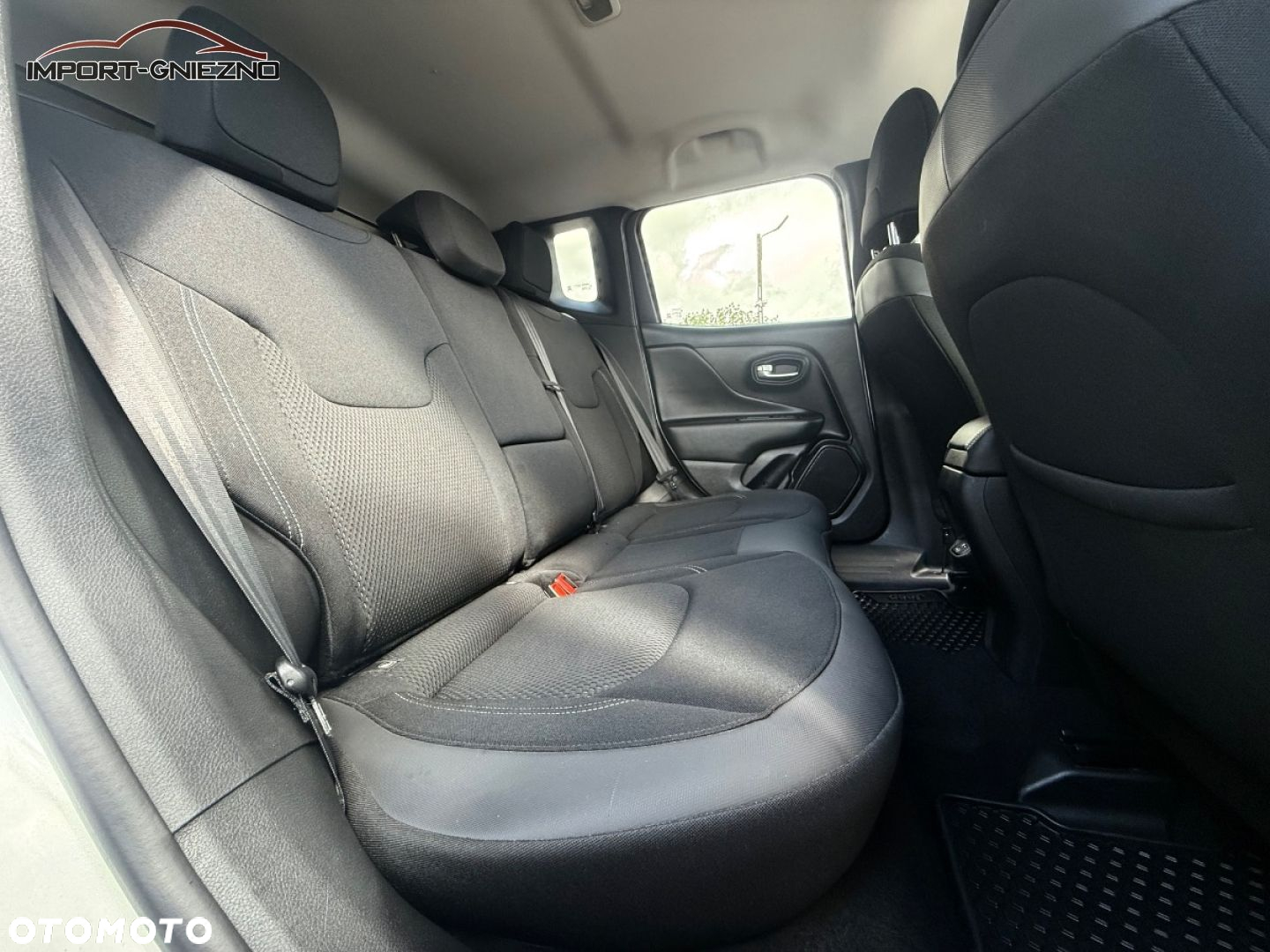 Jeep Renegade - 8