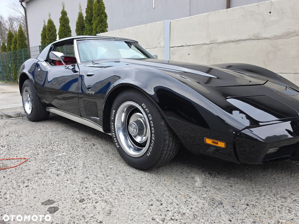 Chevrolet Corvette - 17