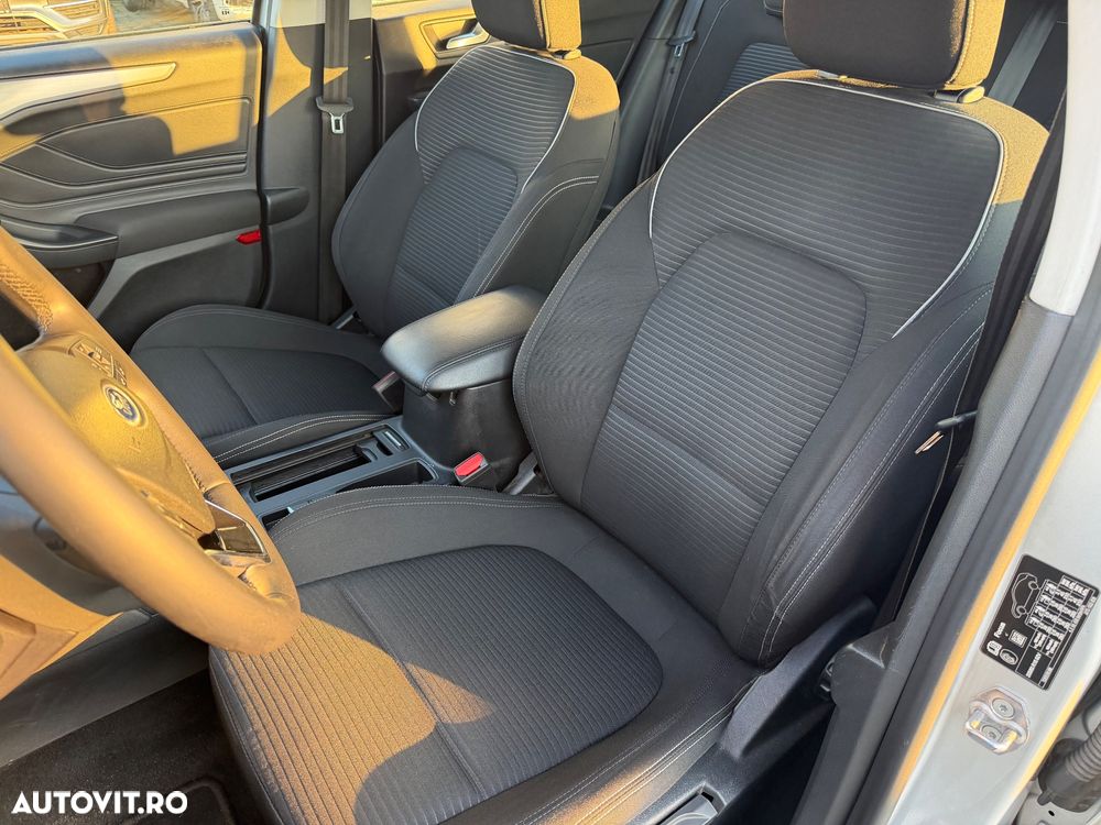 FORD Focus 2023 — imagine 12