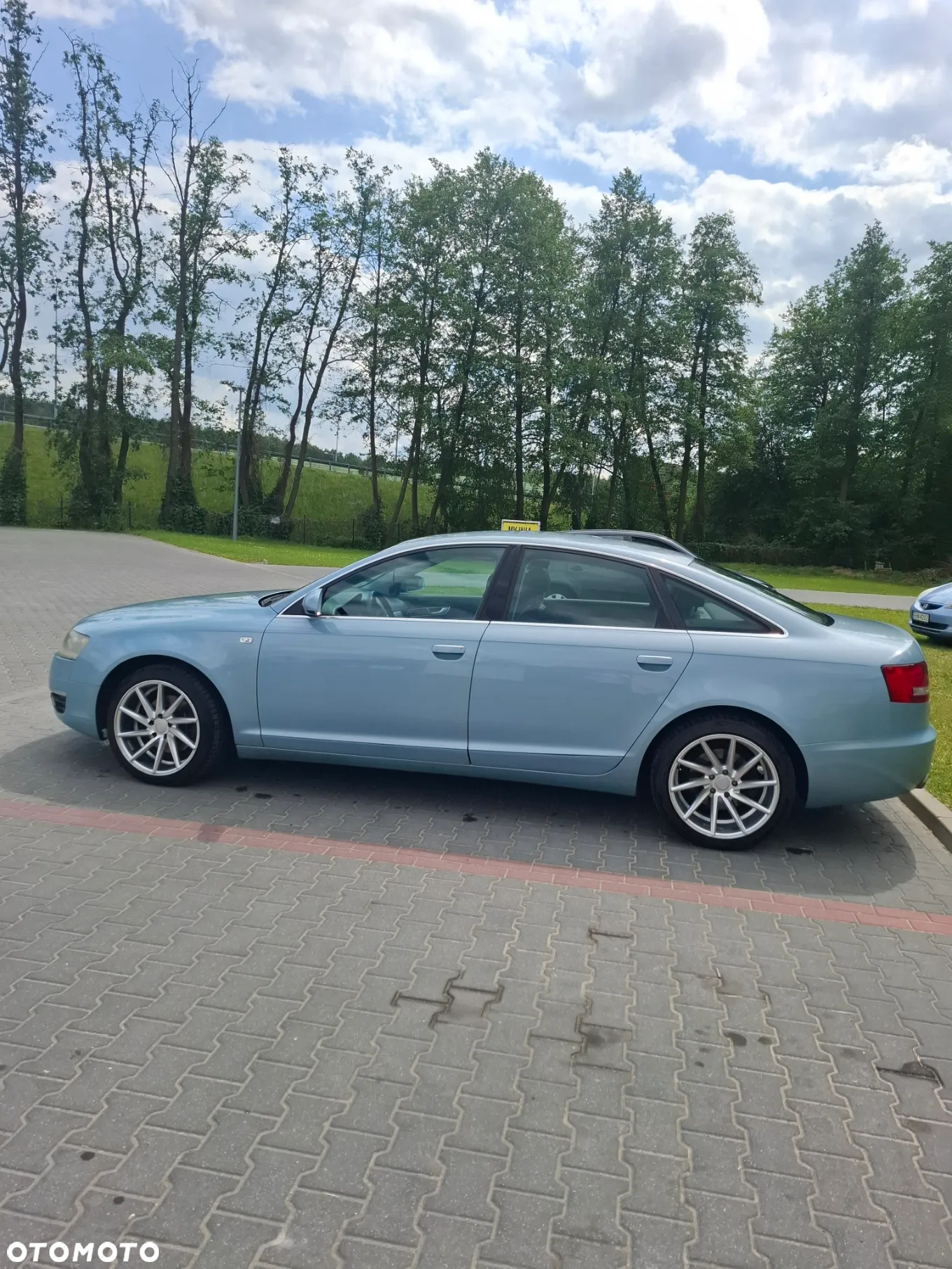 Audi A6 2.4 - 4
