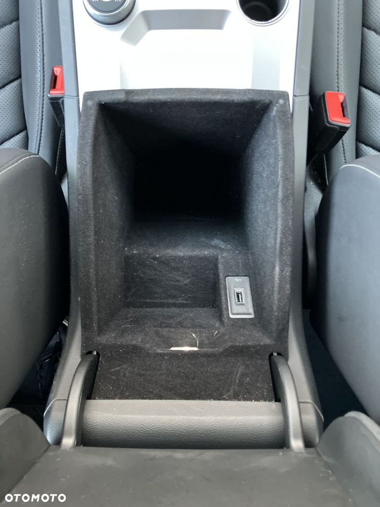 Volkswagen Touareg - 21
