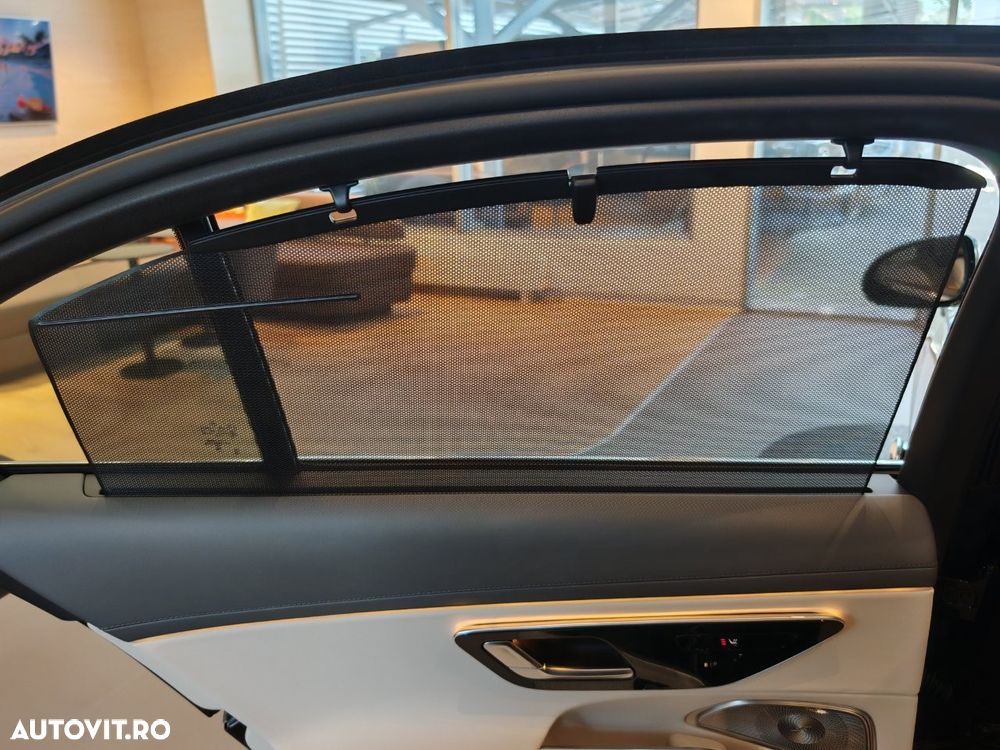 Mercedes-Benz E 300 4MATIC Aut. - 26