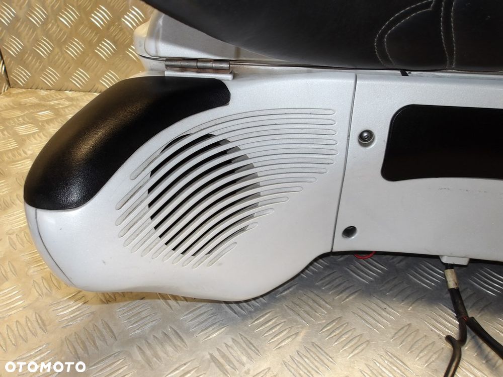 Kufer centralny kompletny YAMAHA XVZ 1300 ROYAL STAR VENTURE 99-13r   PN. 4XY-W2846-00 - 10