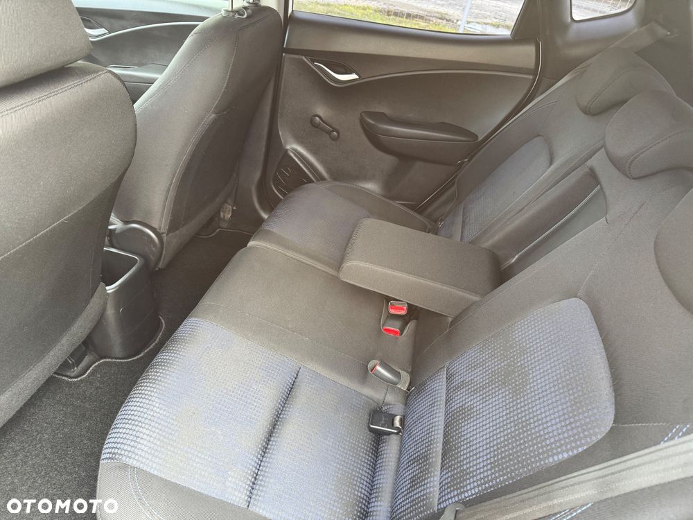 Hyundai ix20 - 32
