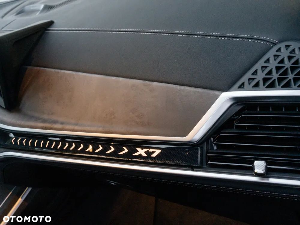 BMW X7 - 8