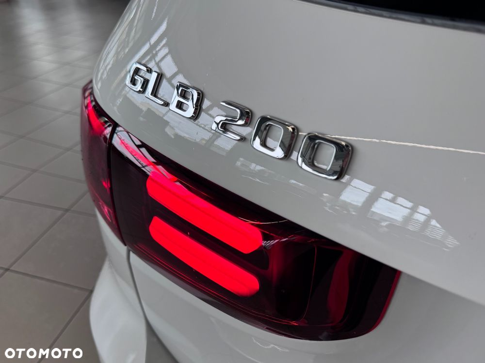 Mercedes-Benz GLB 200 AMG Line 7G-DCT - 7