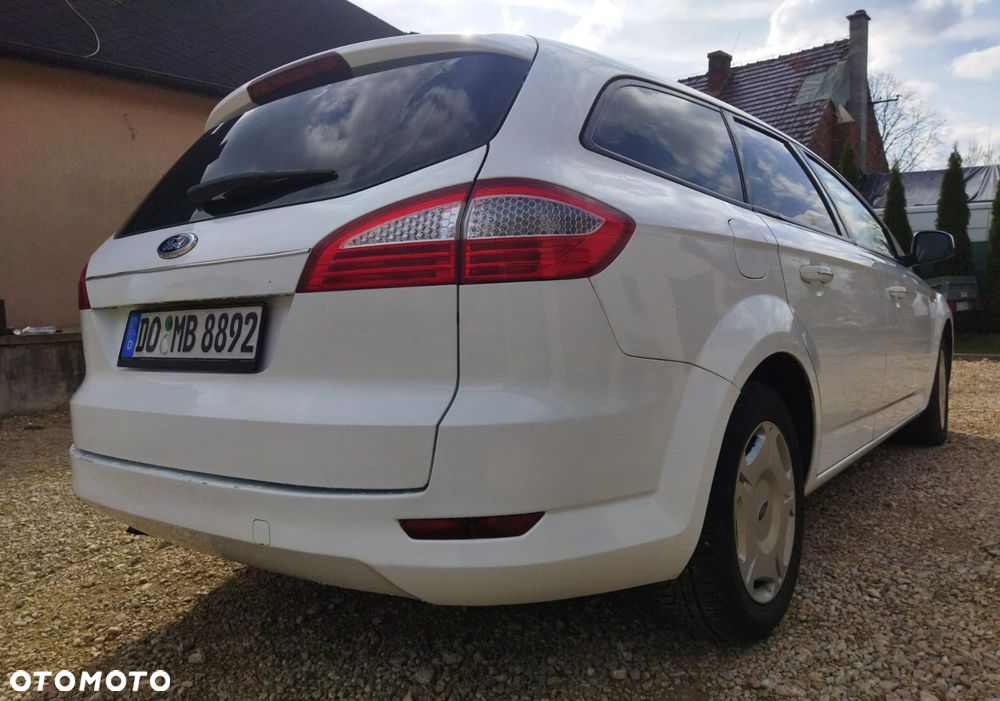 Ford Mondeo 2.0 TDCi Ambiente - 2