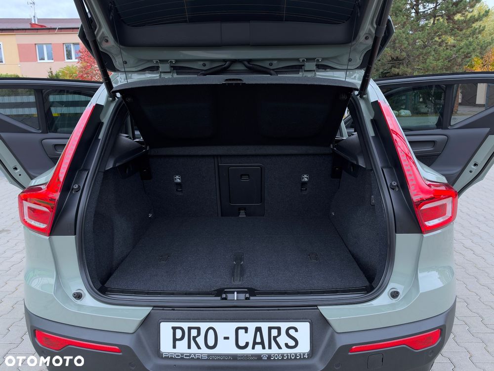 Volvo XC 40 B3 Plus Dark - 39