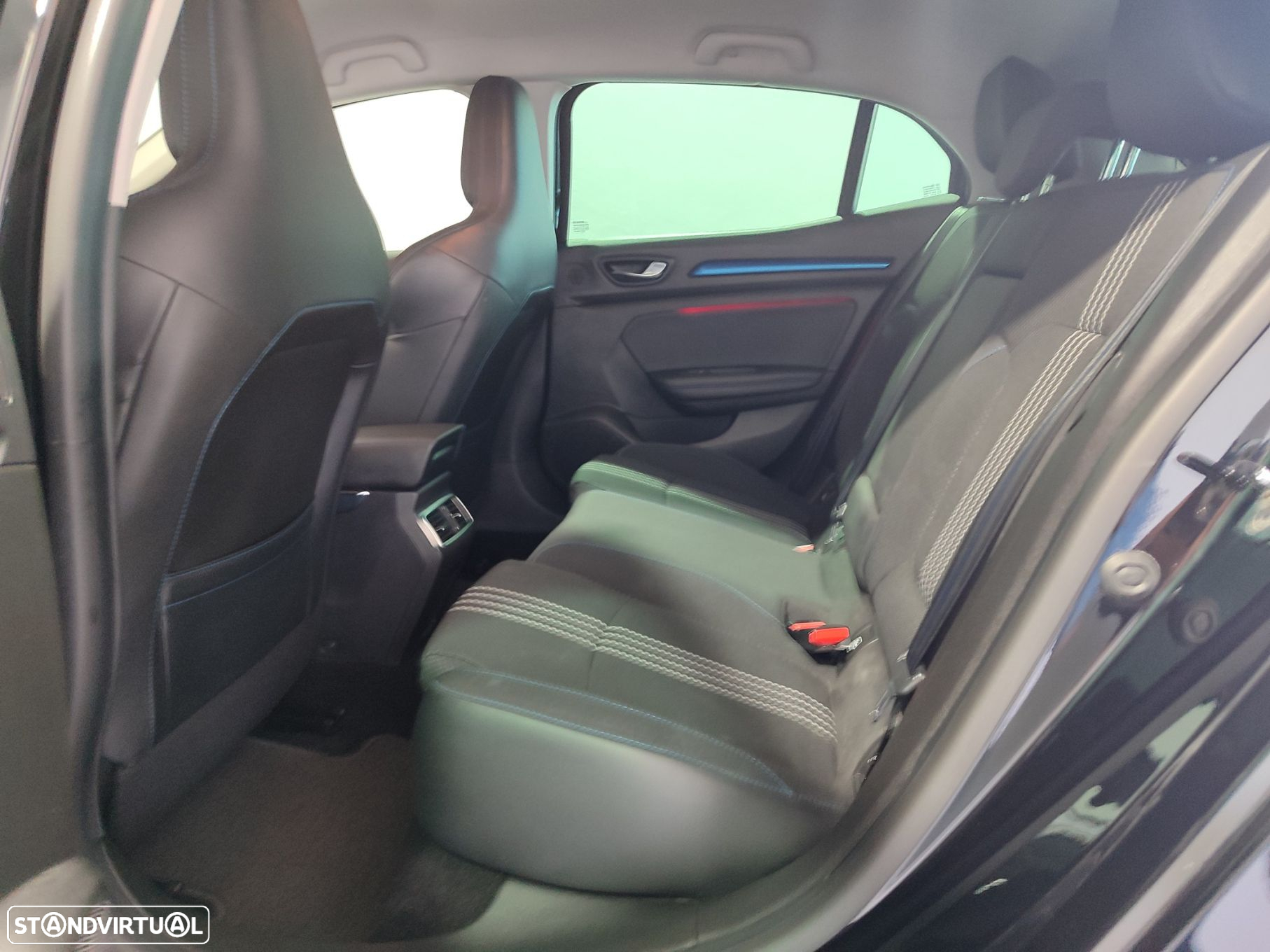 Renault Mégane 1.6 TCe GT EDC - 17