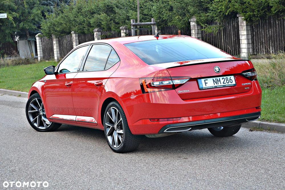 Skoda Superb 2.0 TDI 4x4 DSG Sportline - 9
