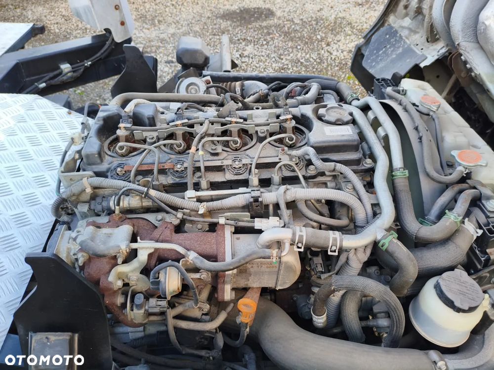 Nissan Cabstar NT400 35.13 - 19