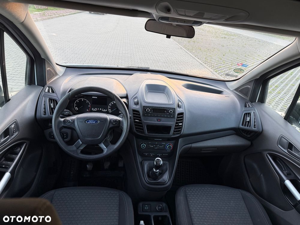 Ford Tourneo Connect Grand - 18