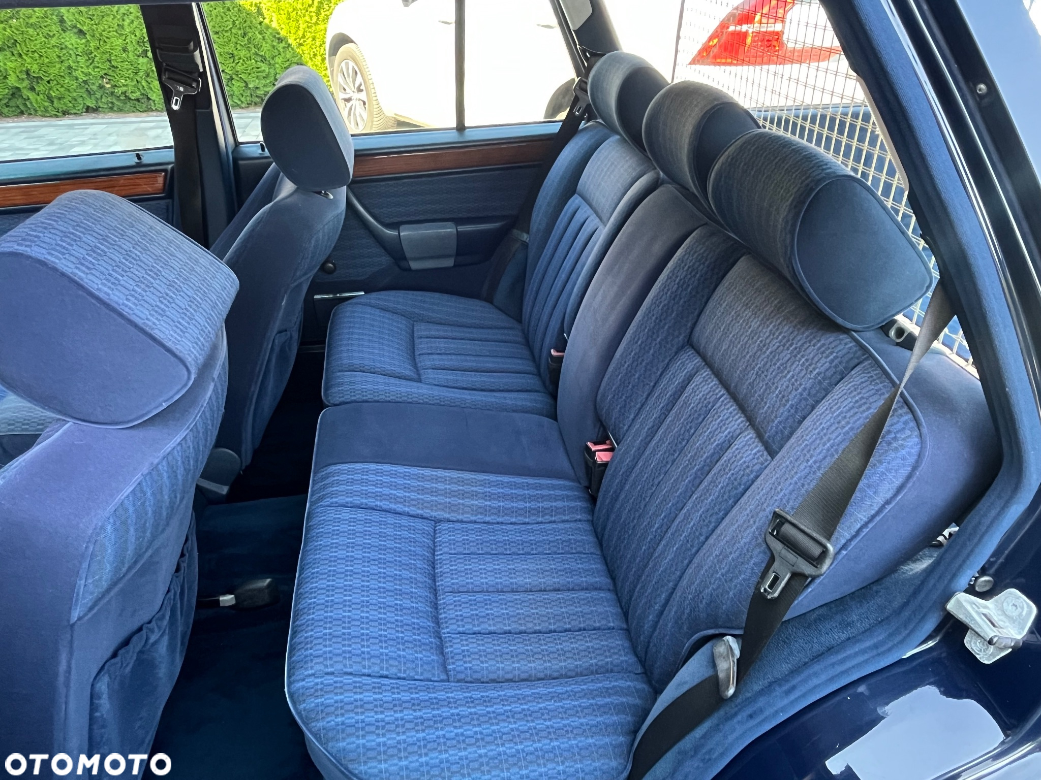 Mercedes-Benz W124 (1984-1993) - 21