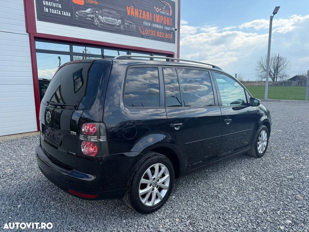 Volkswagen Touran - 3