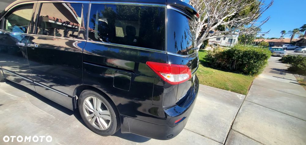 Nissan Quest - 5