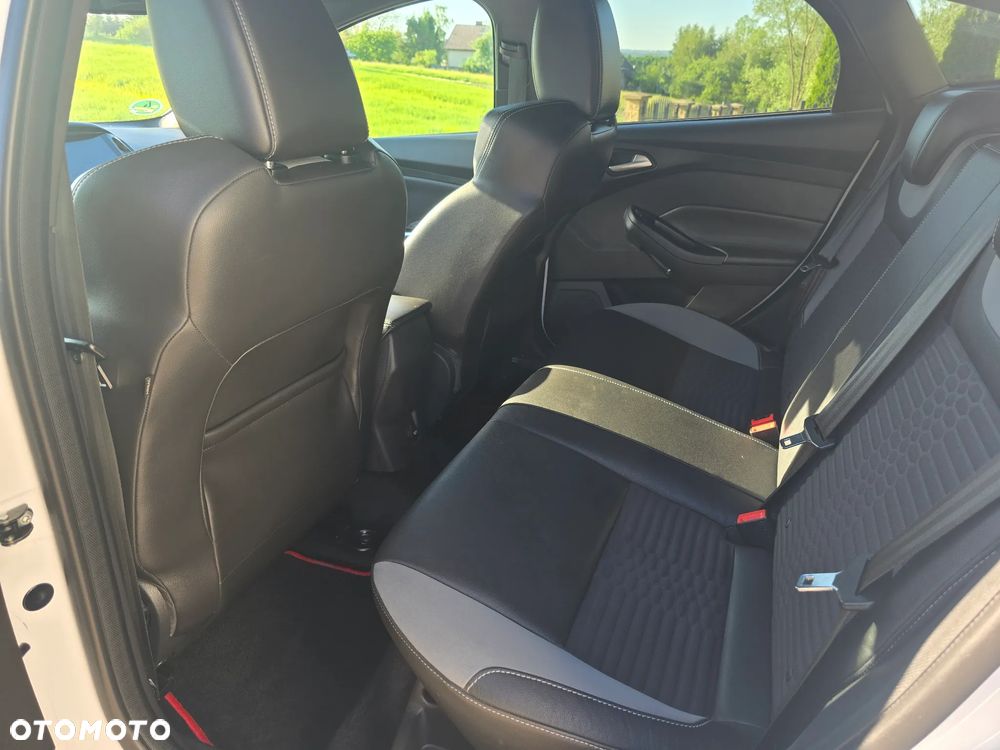 Ford Focus 2.0 EcoBoost ST mit Leder-Exclusiv-Paket - 24