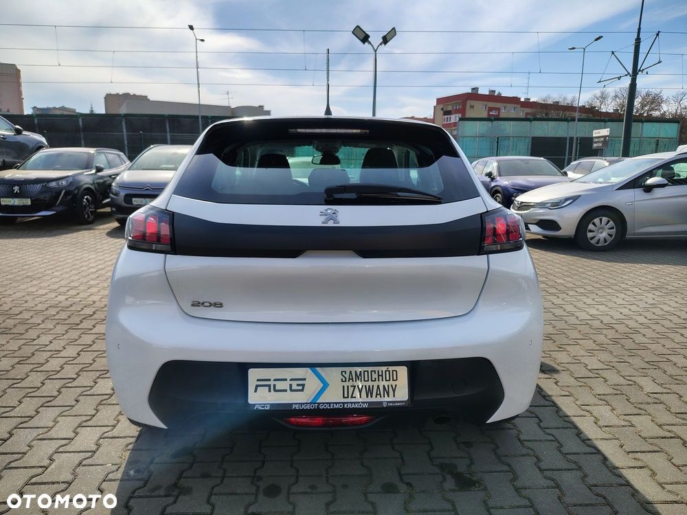 Peugeot 208 - 6