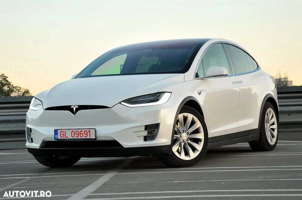 Tesla Model X - 2