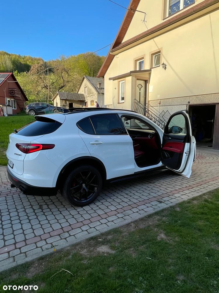 Alfa Romeo Stelvio 2.0 Turbo 16V AT8-Q4 Sprint - 11