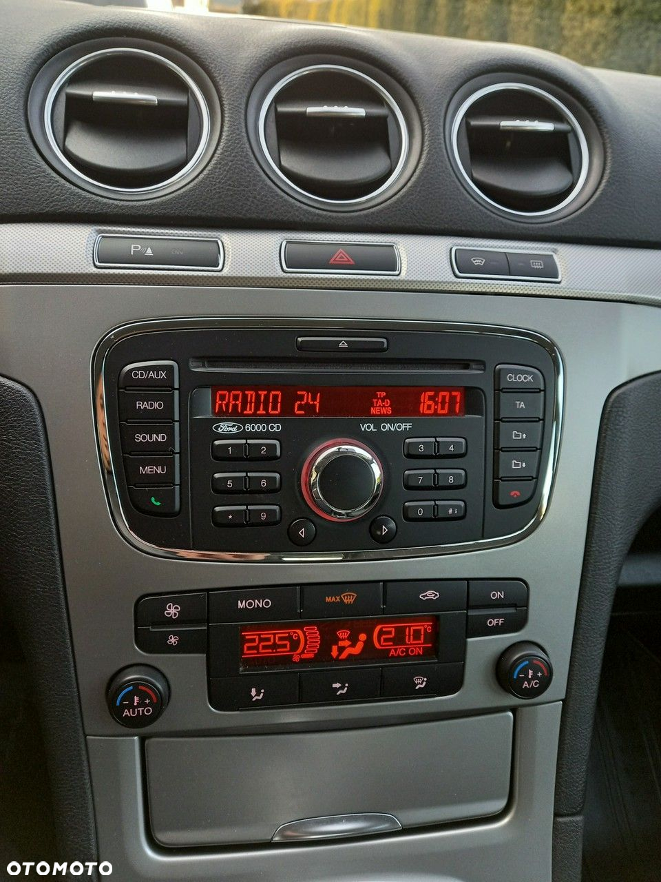 Ford S-Max - 31