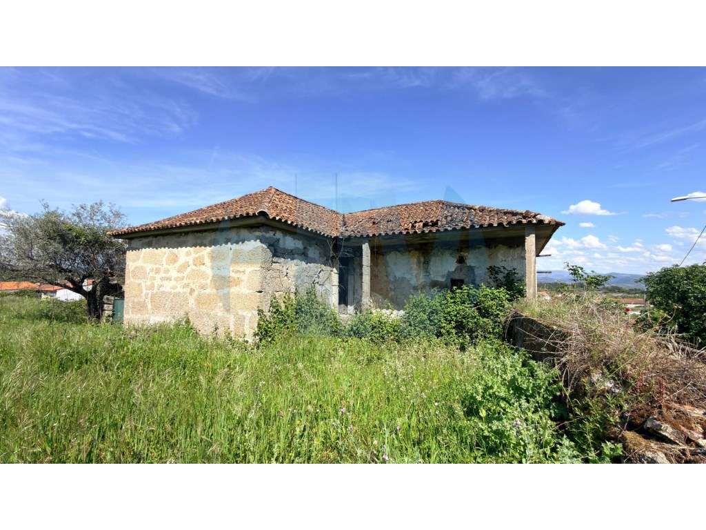 Quinta para restauro em Fradizela, Mirandela - Grande imagem: 4/18