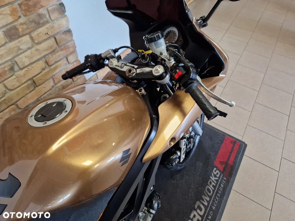 Suzuki SV - 30