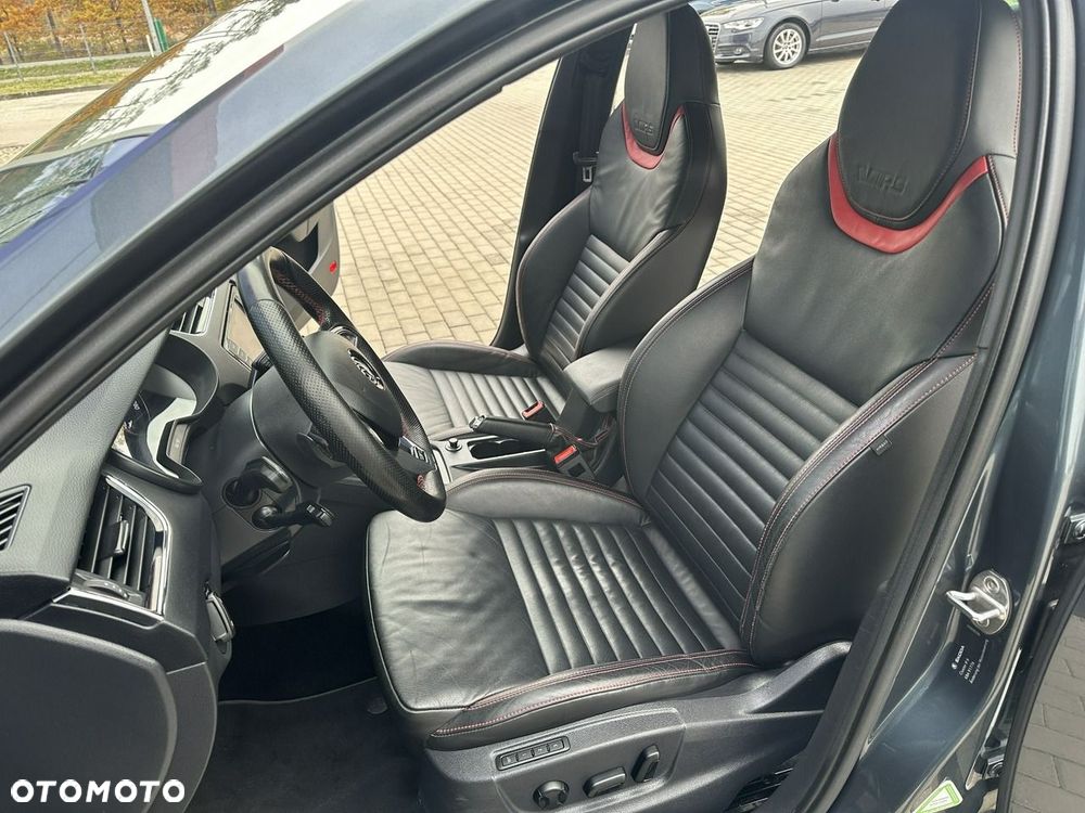 Skoda Octavia 2.0 TDI DSG RS - 11