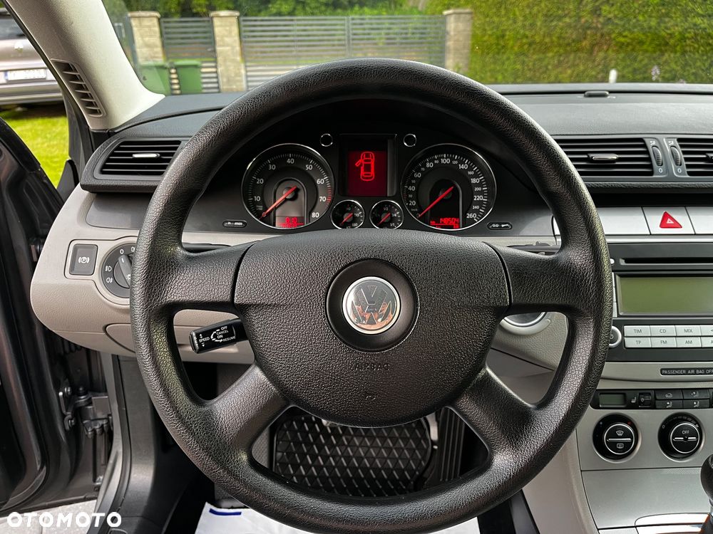 Volkswagen Passat 1.6 Exclusive - 14