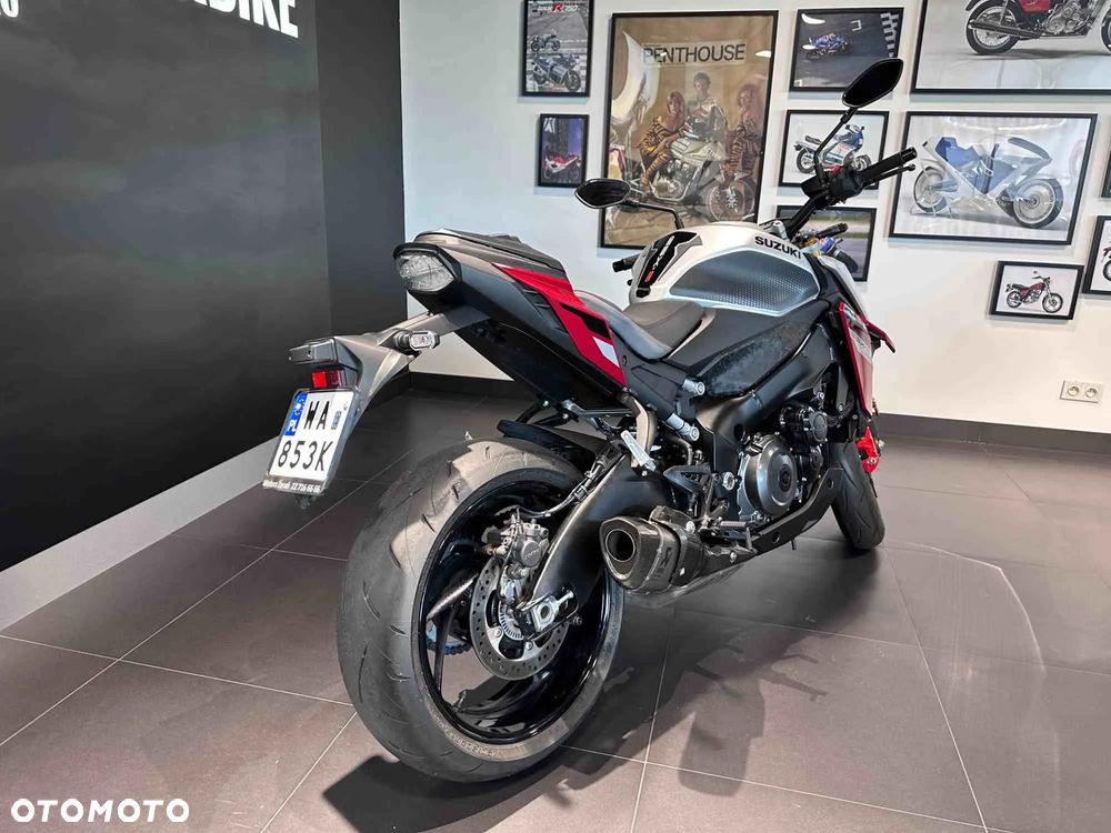 Suzuki GSX - 3
