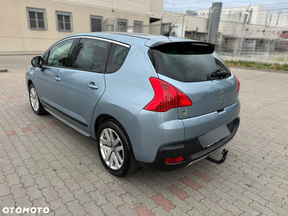 Peugeot 3008 2.0 HYbrid4 - 12