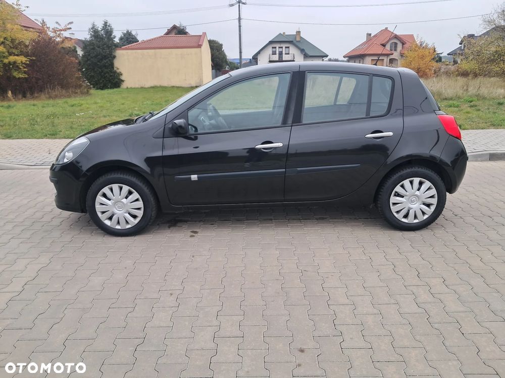 Renault Clio - 10