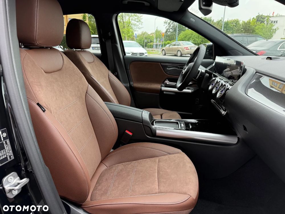 Mercedes-Benz GLA 220 mHEV 4-Matic AMG Line 8G-DCT - 17