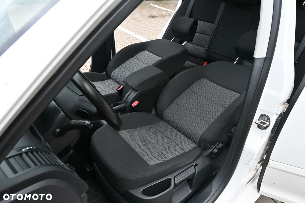 Skoda Octavia 2.0 TDI DSG Laurin & Klement - 25