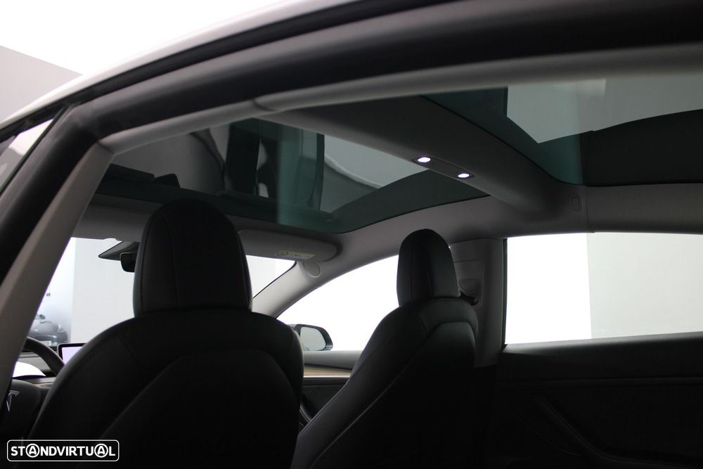 Tesla Model 3 Long Range Tração Traseira - 28