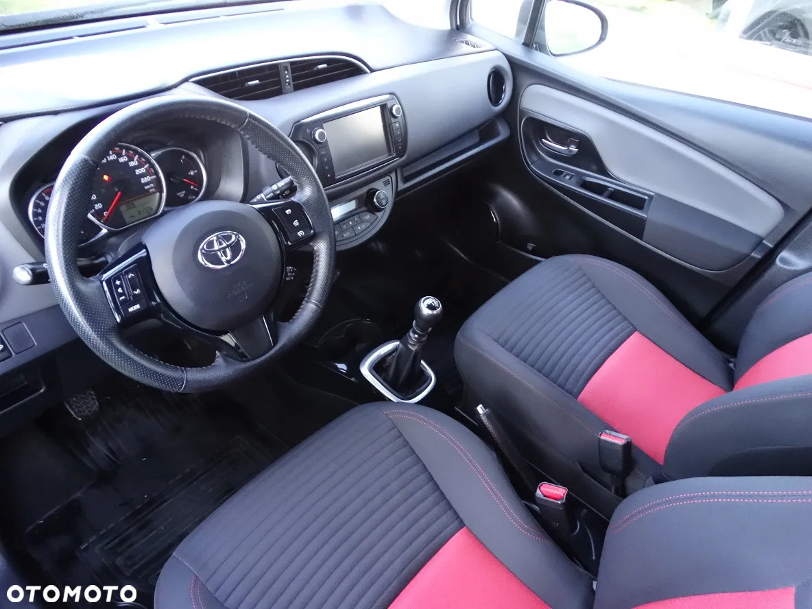 Toyota Yaris - 10