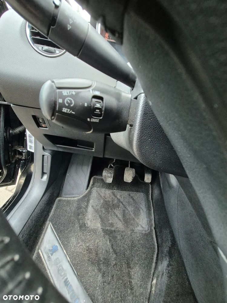 Peugeot 308 HDi FAP 140 Family - 15