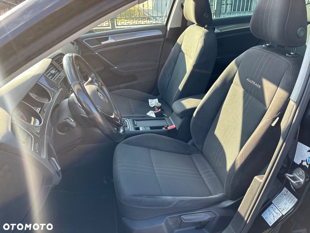 Volkswagen Golf - 16