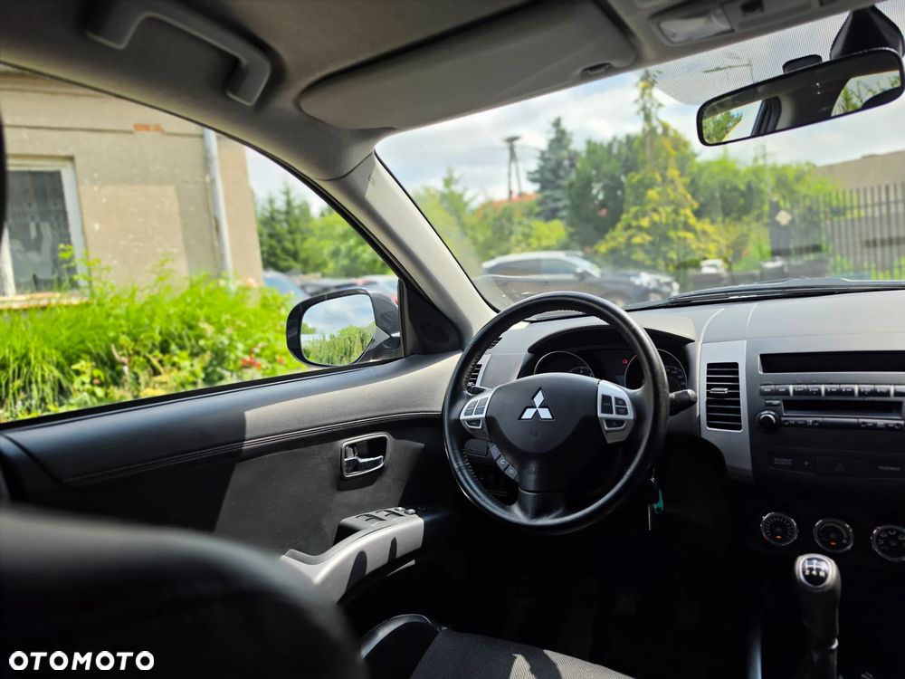 Mitsubishi Outlander - 37