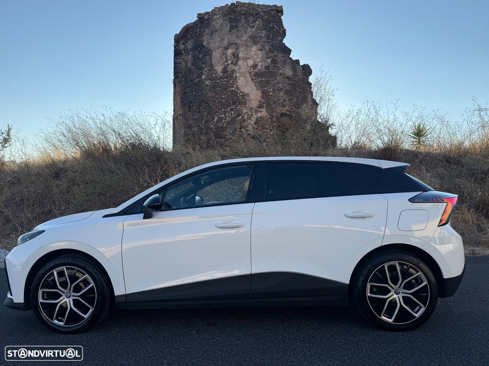 MG MG4 64 kWh Luxury - 4