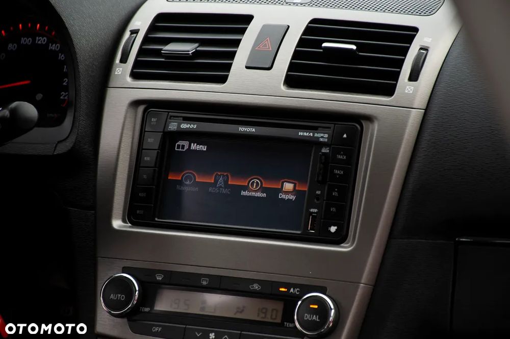 Toyota Avensis 1.8 Sol MS - 21