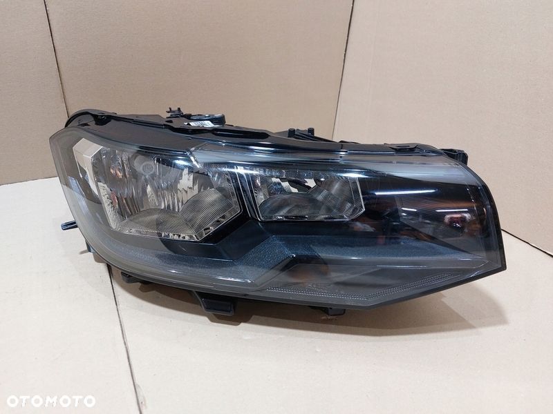 LAMPA PRAWY PRZÓD T-CROSS 2GM 2GM941006A - 1