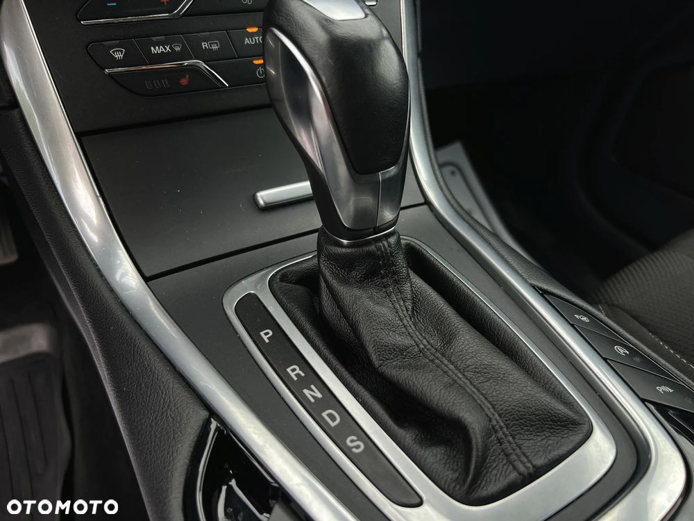 Ford S-Max 2.0 TDCi Titanium PowerShift - 32